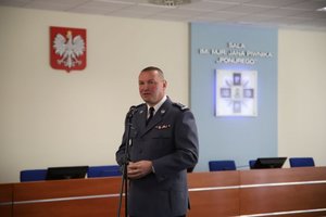 Komendant Wojewódzki Policji w Kielcach insp. Paweł Dzierżak podczas przemównienia