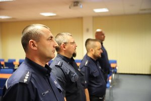 dzielnicowi oraz policjanci z komisji plebiscytu przyjazny dzielnicowy 2019