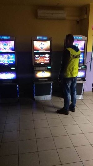 Zabezpieczyli nielegalne automaty do gier i narkotyki