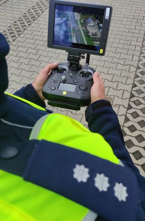 Policyjny dron w trosce o bezpieczeństwo pieszych