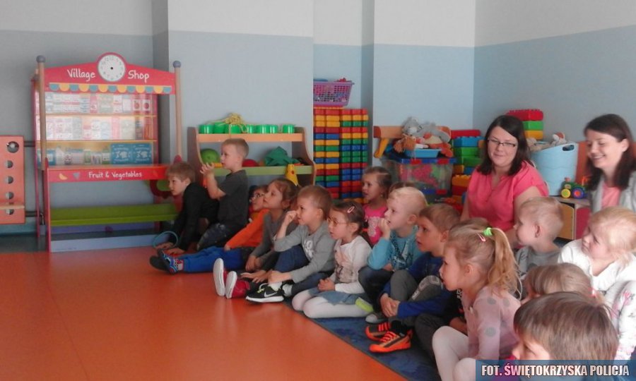 Przedszkole W Bilczy Gmina Morawica Bezpieczeństwo przedszkolaków z Bilczy - Aktualności - Policja