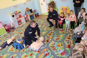 Policjanci w trakcie spotkania