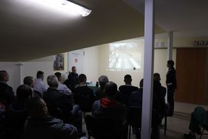 Policjanci w trakcie spotkania