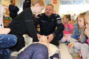 Policjanci w trakcie spotkania