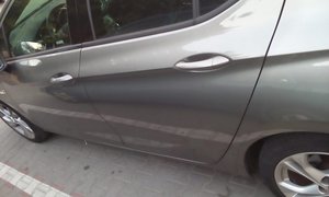 Zarysowanie na samochodzie