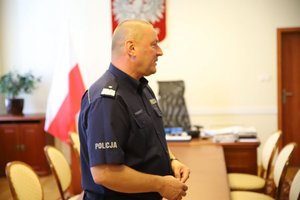 Komendant i policjanci