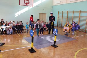 Policjanci w trakcie zajęć