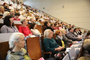 Konferencja z udziałem policjantów