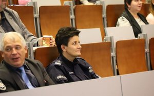 policjanci na konferencji