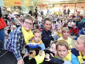 Policjanci w trakcie spotkania