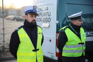 policjanci inspekcja transportu drogowego i wojewoda świętokrzyski