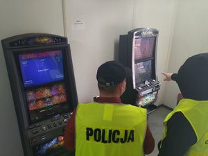 Nielegalne automaty