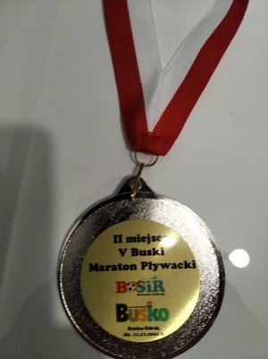 Dzielnicowy z Działoszyc oraz medal