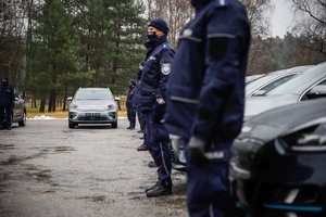 Kolejne elektryczne radiowozy trafiły do świętokrzyskich policjantów