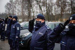 Kolejne elektryczne radiowozy trafiły do świętokrzyskich policjantów