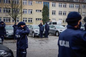 Kolejne elektryczne radiowozy trafiły do świętokrzyskich policjantów