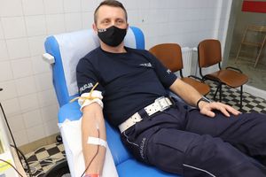 W trakcie oddawania krwi