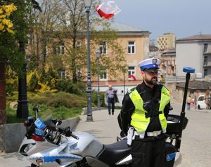 uczestnicy obchodów uchwalenia Konstytucji 3 Maja