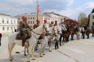 uczestnicy obchodów uchwalenia Konstytucji 3 Maja