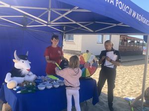 Lekcja profilaktyki na plaży w Sielpi