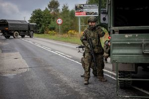 policjanci podczas ćwiczeń