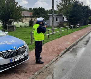 policjant na drodze