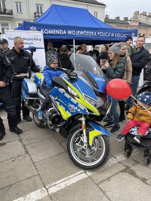 Obchody święta niepodległości ze świętokrzyskimi policjantami