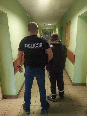 zatrzymany w asyście policjanta