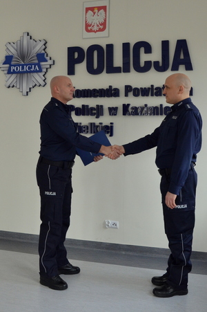 policjanci biorący udział w uroczystości