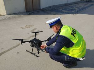 operator drona i dron