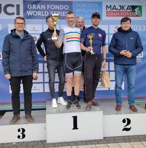 laureaci na podium