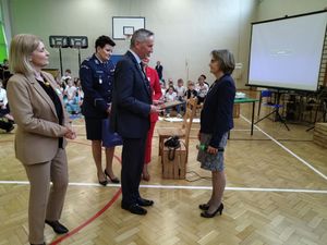 Uhonorowanie Certyfikatem Bezpieczeństwa Szkoły Podstawowej nr 2 w Sandomierzu