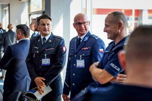 Międzynarodowy Salon Przemysłu Obronnego z udziałem policjantów