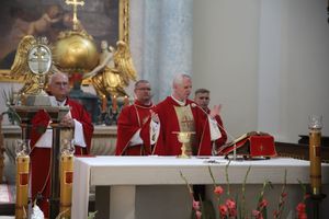 w Sanktuarium na Świętym Krzyżu odbyła się pielgrzymka służb mundurowych