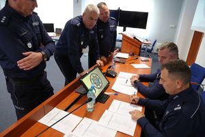 uczestnicy konkursu i uroczystości