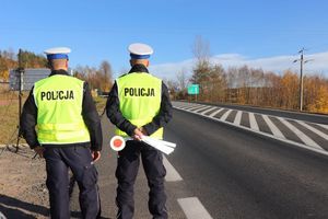 policjanci na drodze