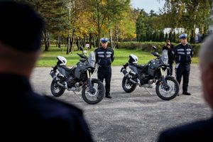 uroczystość przekazania motocykli
