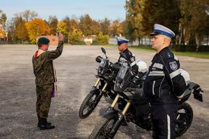 uroczystość przekazania motocykli