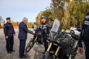 uroczystość przekazania motocykli