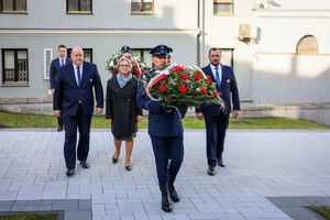 złożenie kwiatów