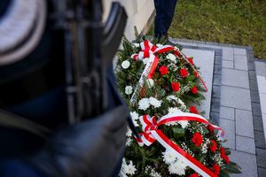 złożenie kwiatów