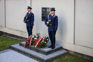 złożenie kwiatów