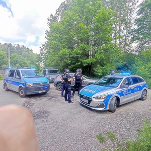 policjanci podczas ćwiczeń