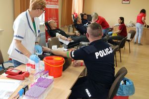 Policjanci podzielili się „Niebieską krwią”