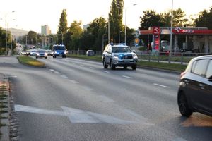 policjanci zabezpieczający mecz