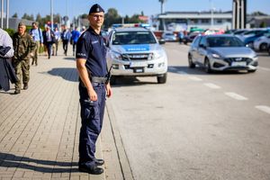 Międzynarodowy Salon Przemysłu Obronnego z udziałem policjantów