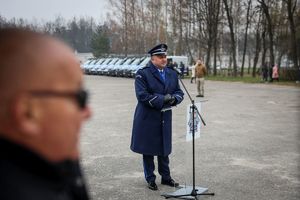 uczestnicy uroczystości oraz pojazdy