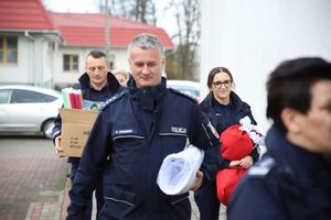 Przedświąteczna wizyta policjantów w Domu Pomocy Społecznej w Mnichowie