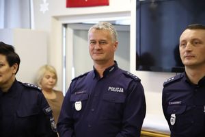 Przedświąteczna wizyta policjantów w Domu Pomocy Społecznej w Mnichowie