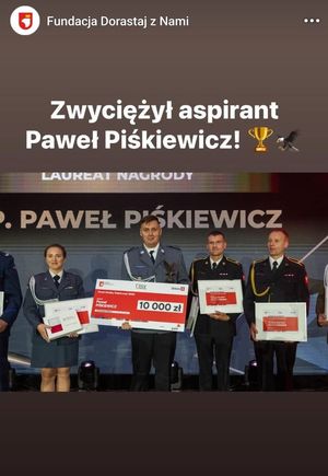 Funkcjonariusz z komendy miejskiej Policji w Kielcach na gali